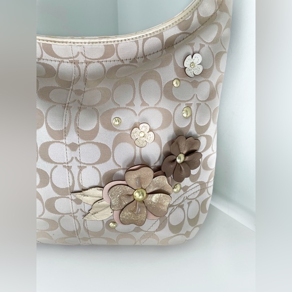 Coach Floral Hobo Bag - Picture 8 of 16